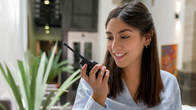 walkie-talkie-holding-distance Holding a Walkie Talkie: Proper Distance from Mouth