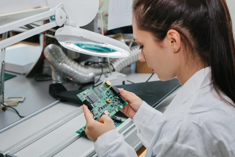 Chierda two way radio manufacturing factory floor.